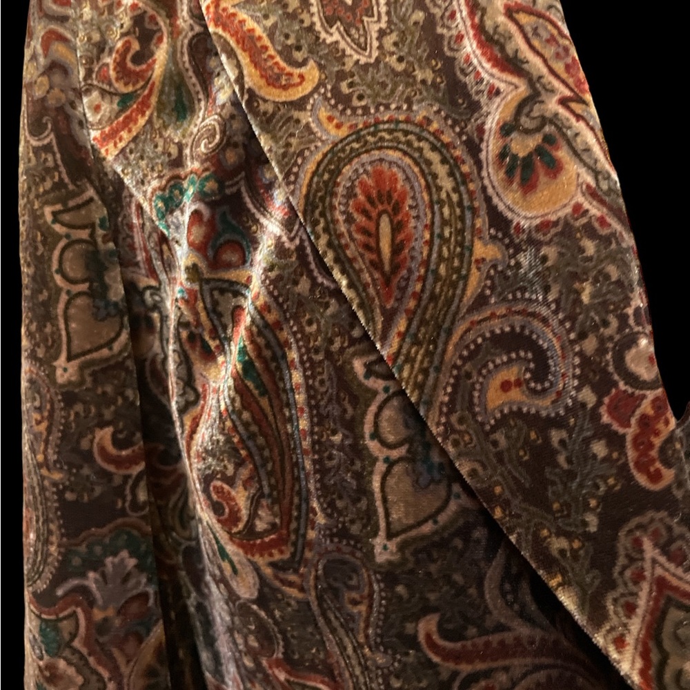 Stunning velvet Tesorojacket. side 14. made in HongKong - Picture 3 of 11